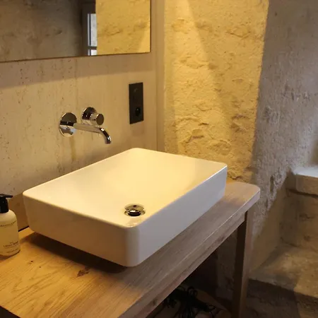 Chateauneuf Suites Buitenkant foto